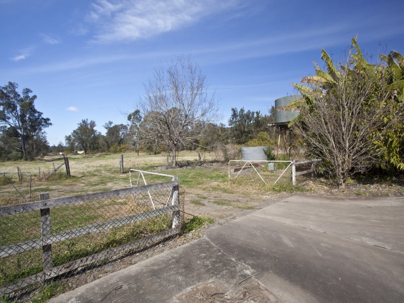 2/8726 Warrego Highway, Withcott QLD 4352