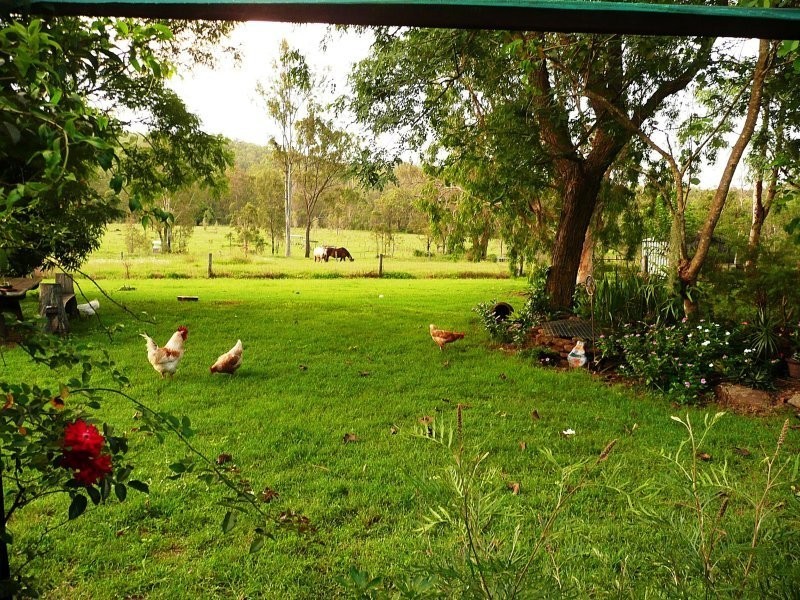 215 BARTLEYS ROAD, Spring Creek QLD 4343
