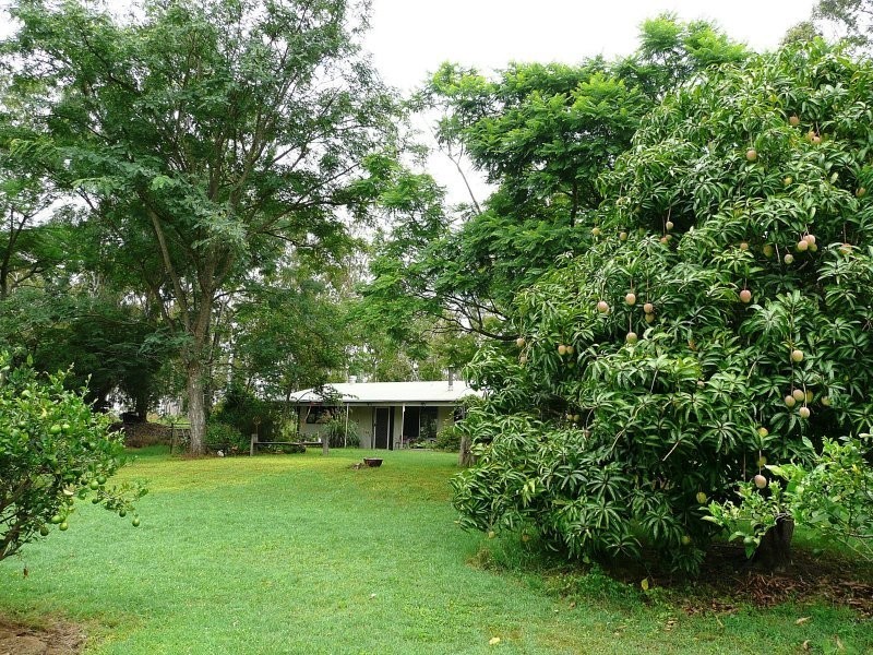 215 BARTLEYS ROAD, Spring Creek QLD 4343