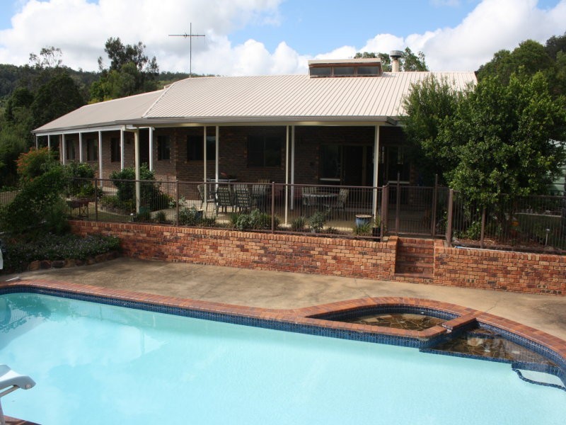 19 Meadows Road, Withcott QLD 4352