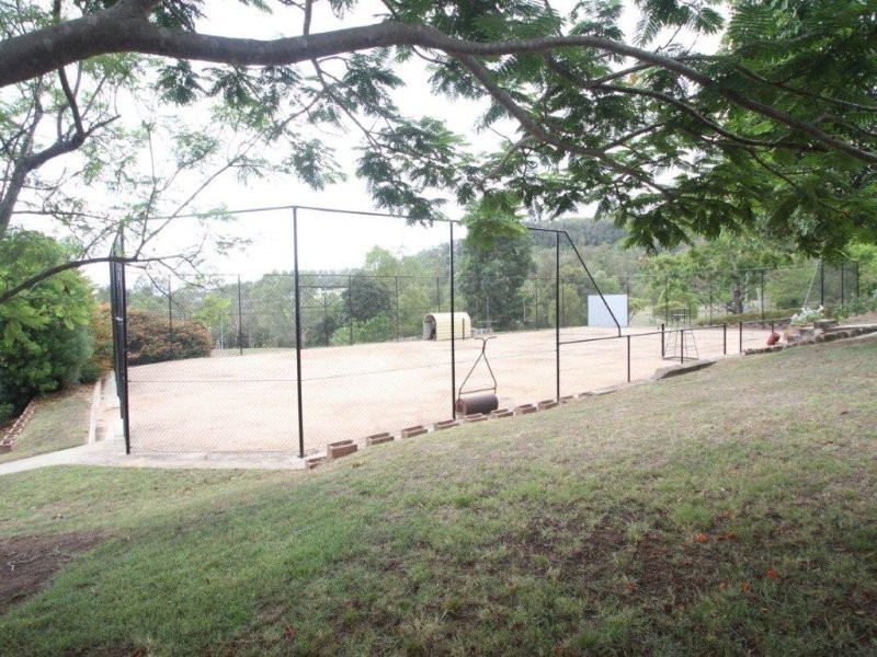 19 Meadows Road, Withcott QLD 4352