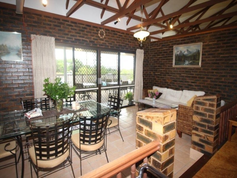 19 Meadows Road, Withcott QLD 4352