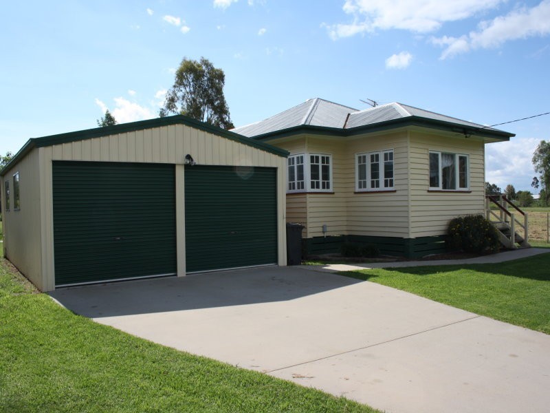 17 Macintyre Street, Leyburn QLD 4365