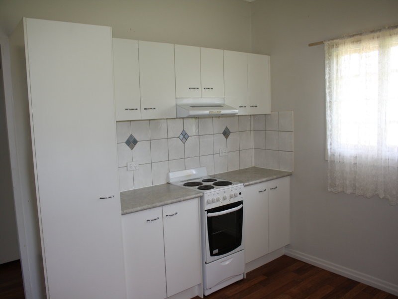 17 Macintyre Street, Leyburn QLD 4365