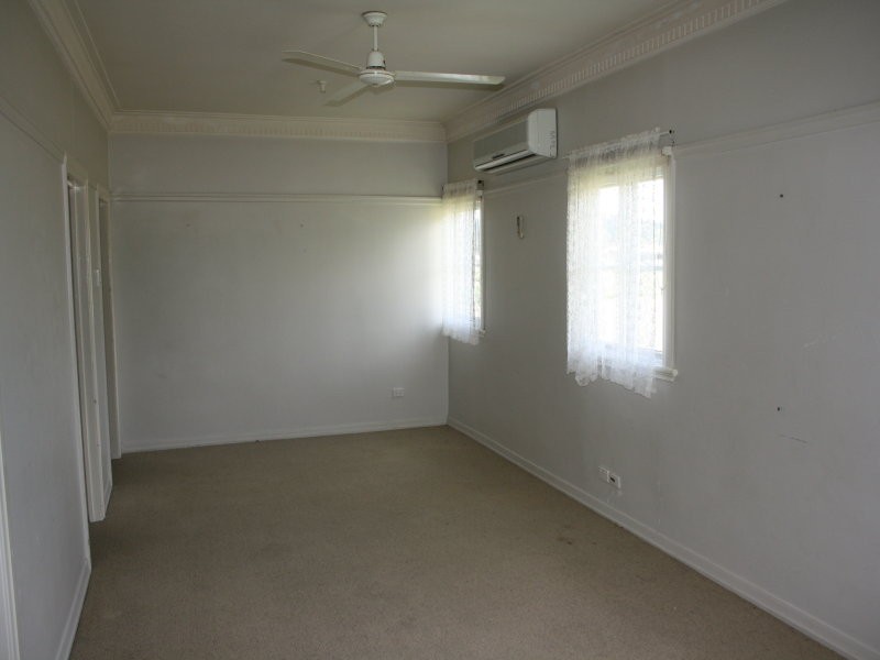 17 Macintyre Street, Leyburn QLD 4365