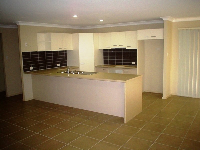6 Carly Drive, Helidon QLD 4344