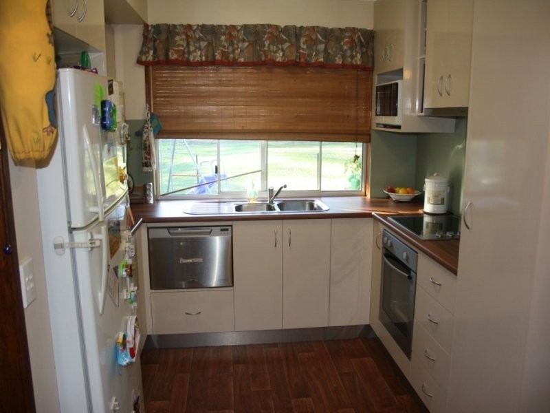 16 Airforce Road, Helidon QLD 4344