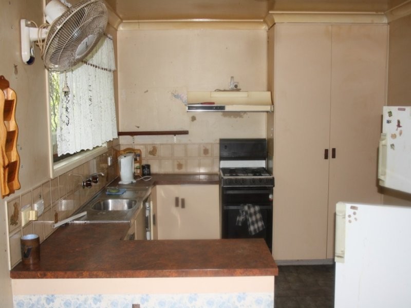 8705 Warrego H’way, Withcott QLD 4352