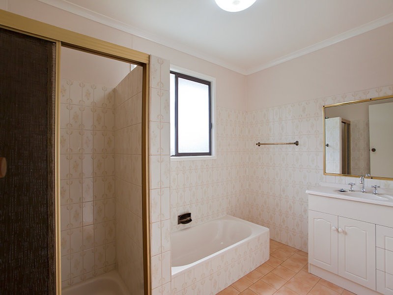 52 Larnook Street, Upper Lockyer QLD 4352