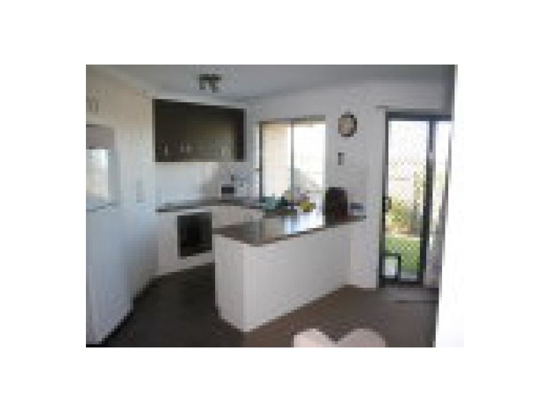 Unit 1 / 1 Diamantina Drive, Glenvale QLD 4350