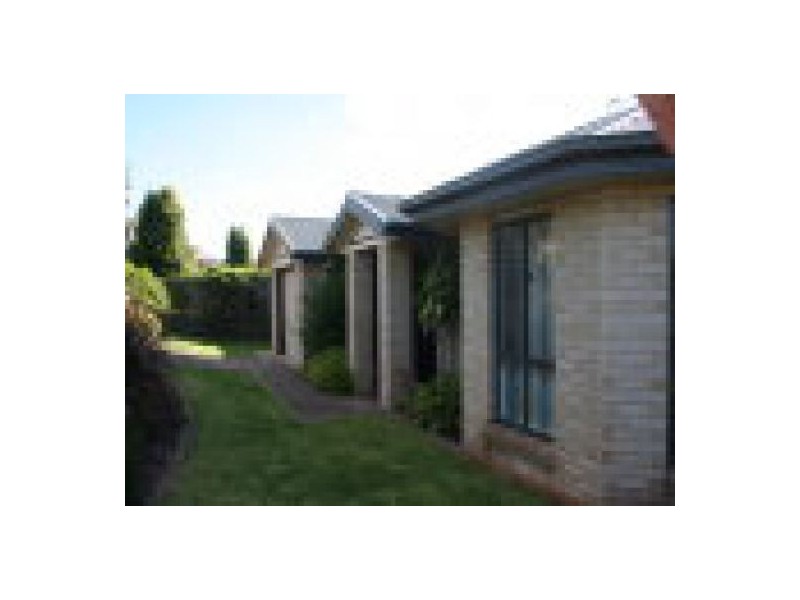 Unit 1 / 1 Diamantina Drive, Glenvale QLD 4350