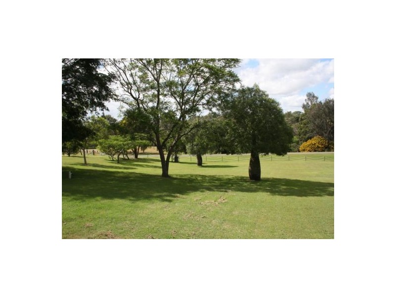 21 Meadows Road, Withcott QLD 4352