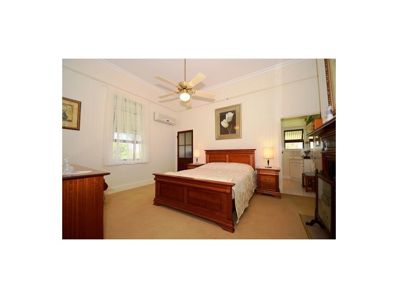 1 Cockatoo Court, Regency Downs QLD 4341