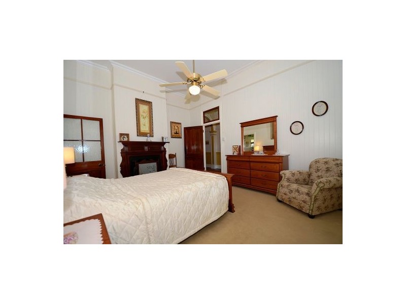 1 Cockatoo Court, Regency Downs QLD 4341