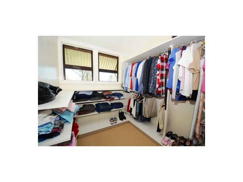 1 Cockatoo Court, Regency Downs QLD 4341