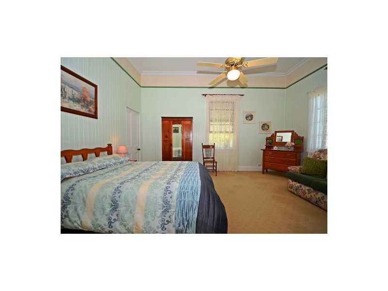 1 Cockatoo Court, Regency Downs QLD 4341