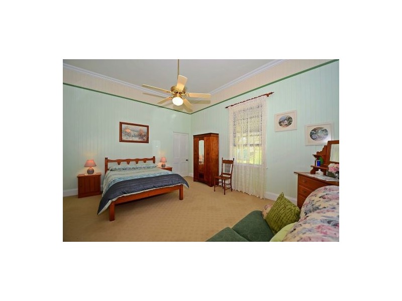 1 Cockatoo Court, Regency Downs QLD 4341