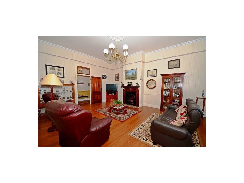 1 Cockatoo Court, Regency Downs QLD 4341