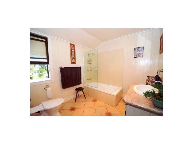 1 Cockatoo Court, Regency Downs QLD 4341