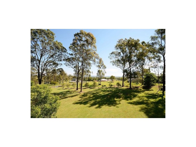 1 Cockatoo Court, Regency Downs QLD 4341