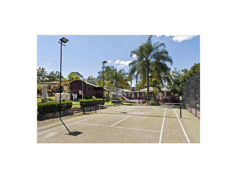 57 Penfolds Rd, Murphys Creek QLD 4352