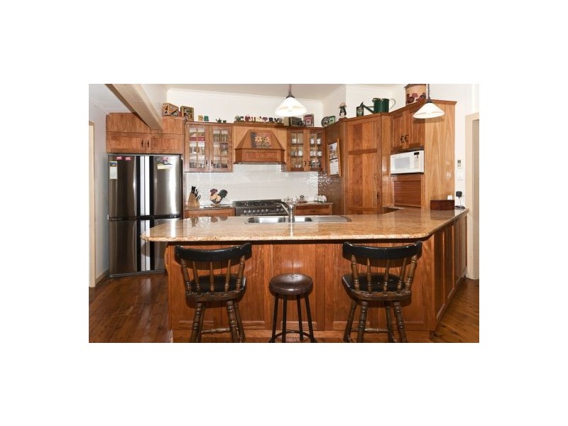 57 Penfolds Rd, Murphys Creek QLD 4352