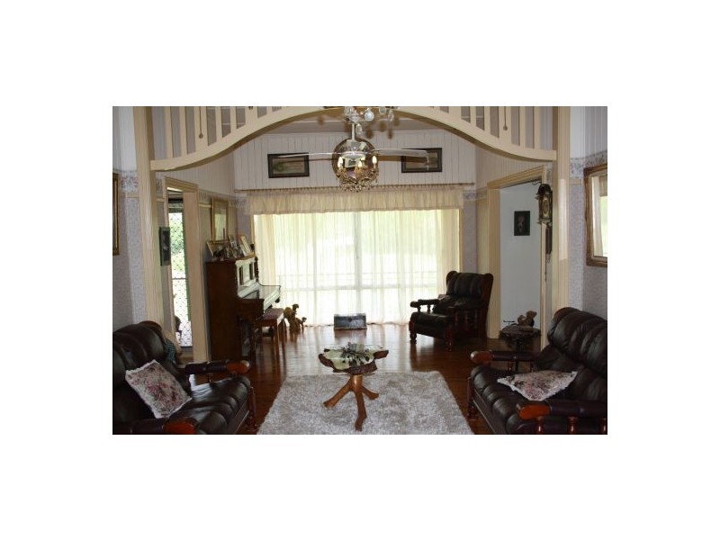 57 Penfolds Rd, Murphys Creek QLD 4352