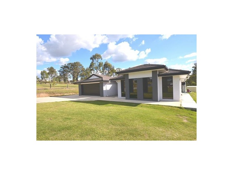 7 Appleby Close, Kensington Grove QLD 4341