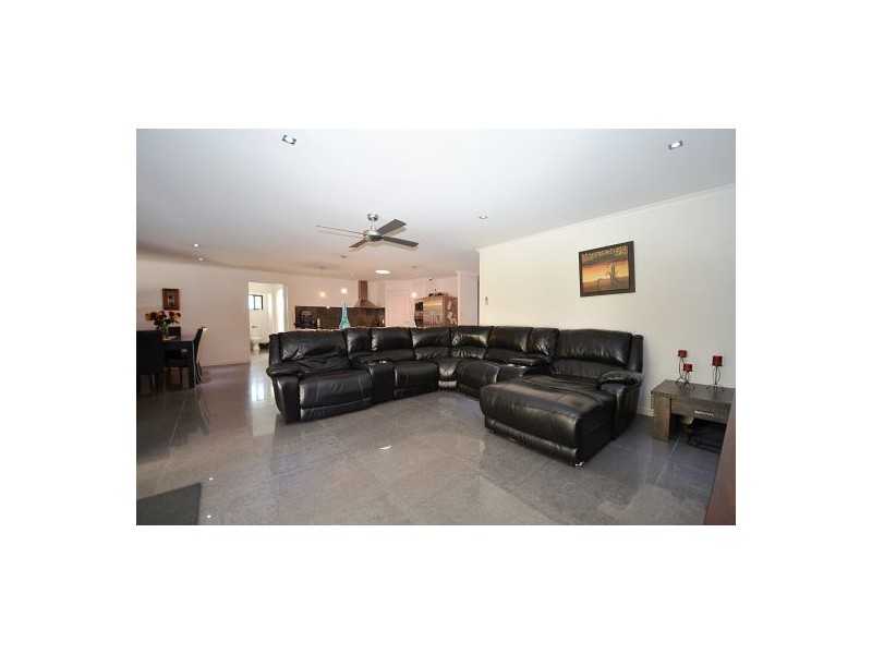 7 Appleby Close, Kensington Grove QLD 4341