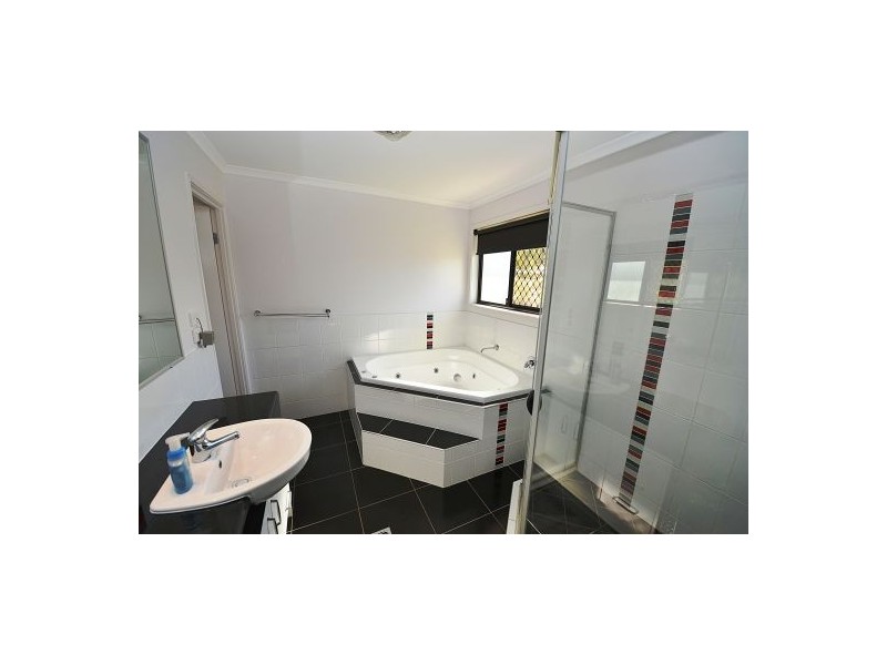 7 Appleby Close, Kensington Grove QLD 4341