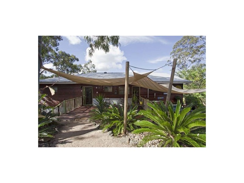 3 Clive Cres, Withcott QLD 4352