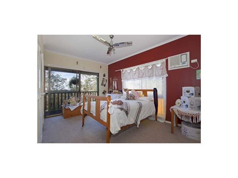 3 Clive Cres, Withcott QLD 4352