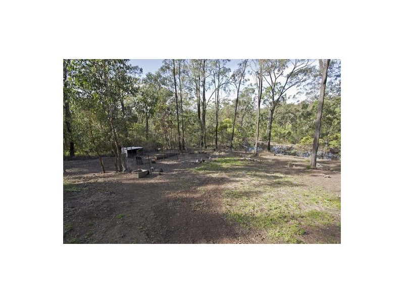 3 Clive Cres, Withcott QLD 4352