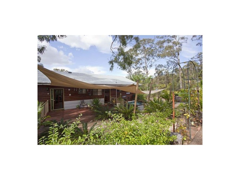 3 Clive Cres, Withcott QLD 4352