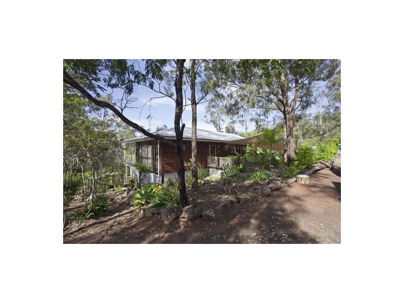 3 Clive Cres, Withcott QLD 4352