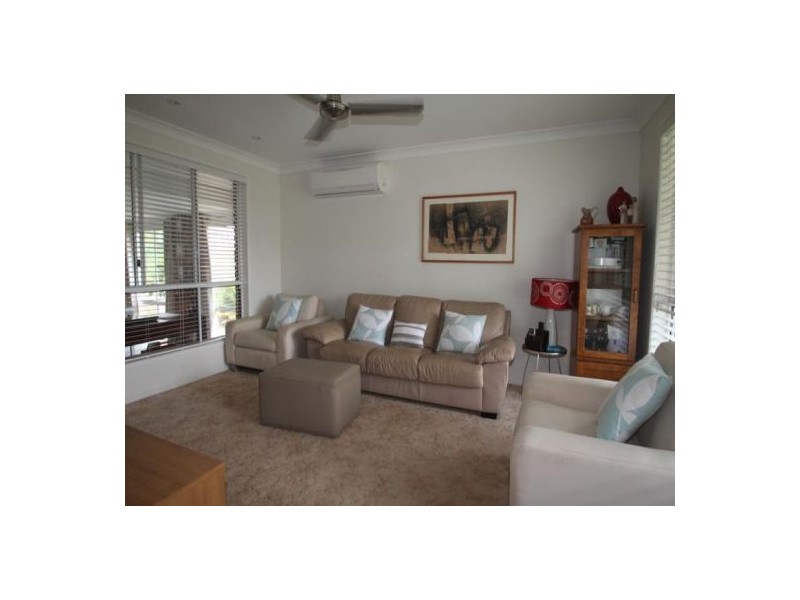 104 Diana Cres, Postmans Ridge QLD 4352