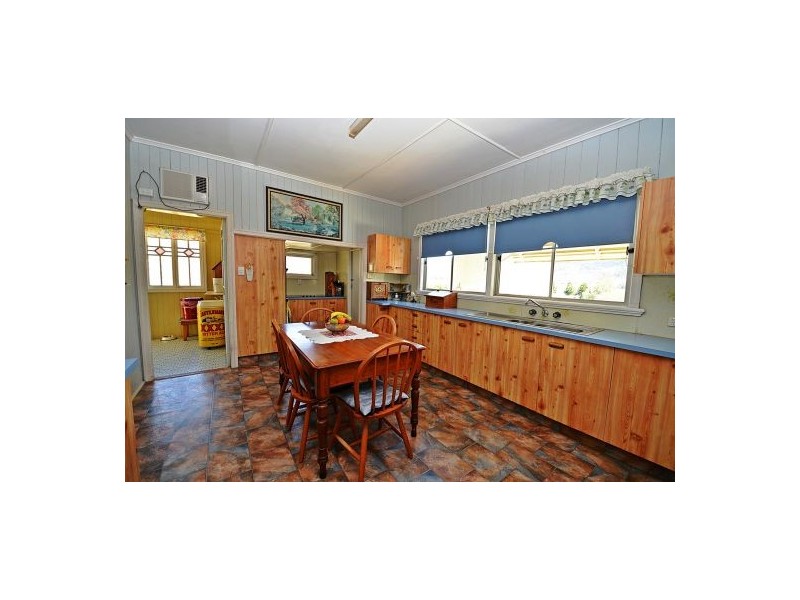 110 School Road, Upper Tenthill QLD 4343