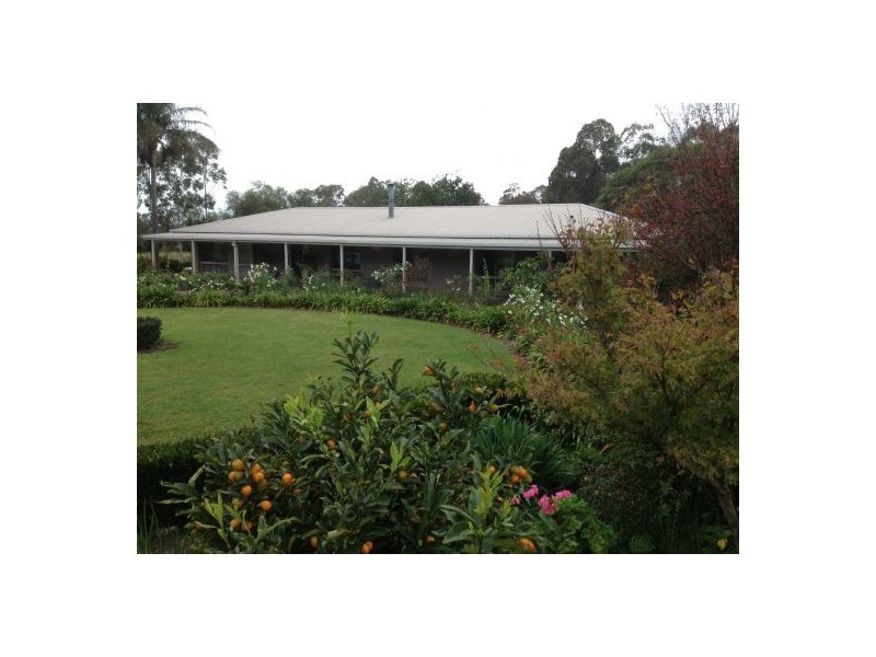 32 Mccanns Road, Murphys Creek QLD 4352