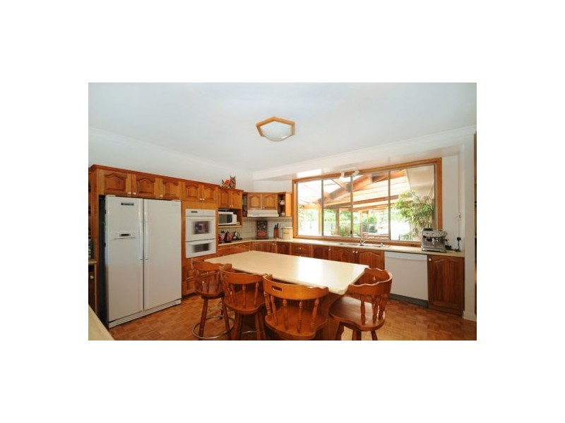 32 Mccanns Road, Murphys Creek QLD 4352