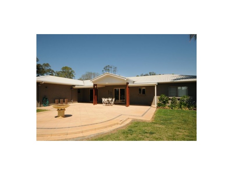32 Mccanns Road, Murphys Creek QLD 4352