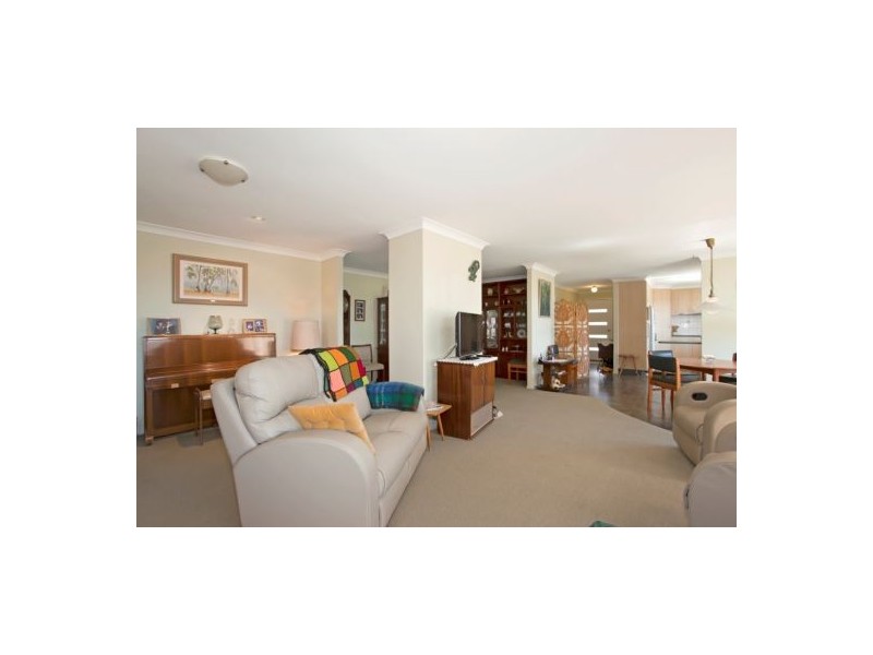 4 Belmore Drive, Withcott QLD 4352