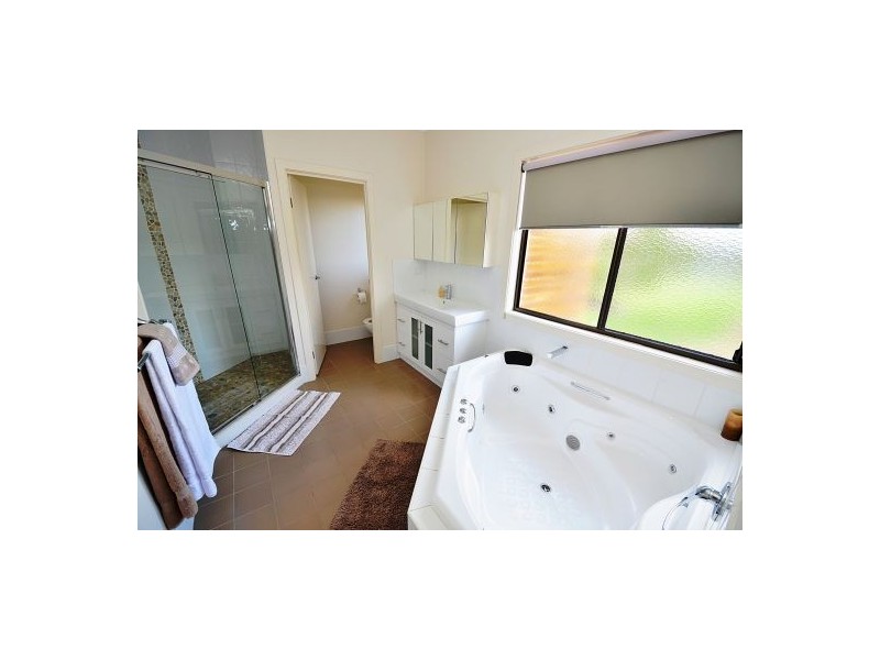 1 Appleby Close, Kensington Grove QLD 4341