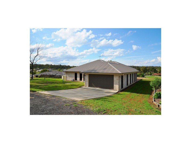 1 Appleby Close, Kensington Grove QLD 4341