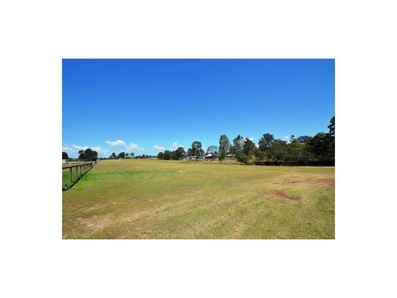 1 Thompson Crescent, Kensington Grove QLD 4341