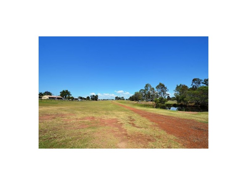 1 Thompson Crescent, Kensington Grove QLD 4341