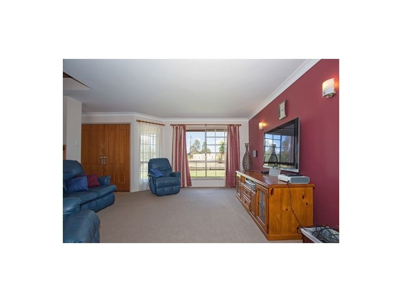 48 Six Mile Creek Rd, Withcott QLD 4352