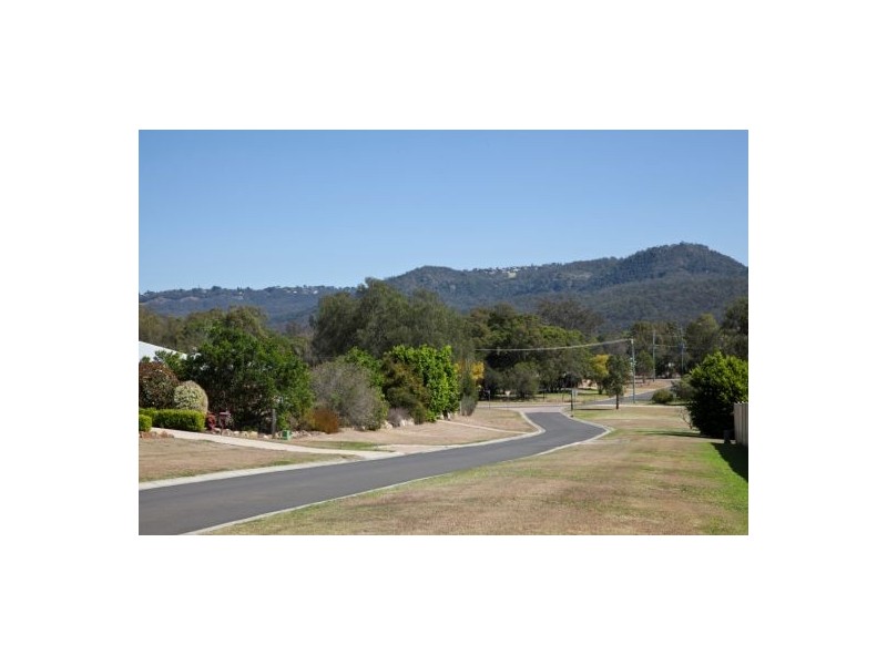 4 Belmore Drive, Withcott QLD 4352