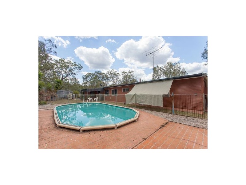 715 Murphys Creek Road, Upper Lockyer QLD 4352