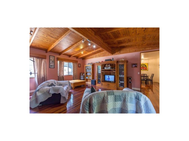 715 Murphys Creek Road, Upper Lockyer QLD 4352