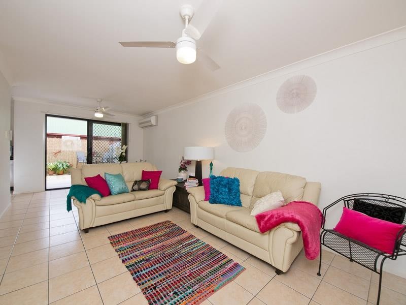 110/18 LOGANLEA  Rd, Waterford West QLD 4133